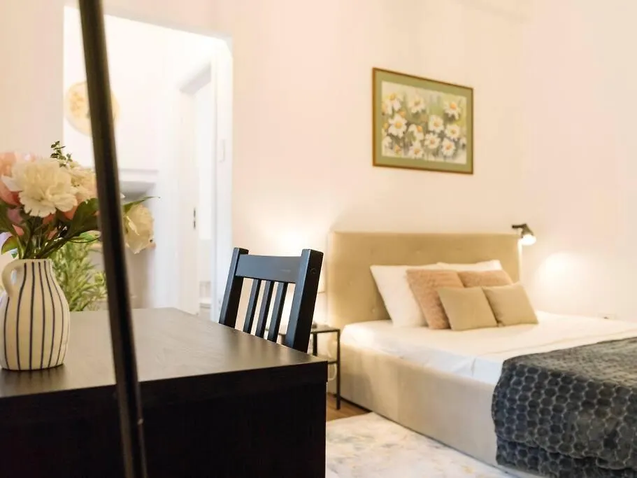 Apartment Cozy Studio Next To House Of Parliament Bucharest